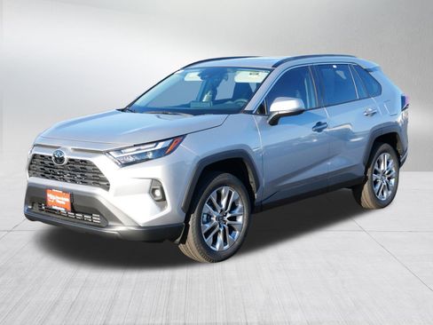 Certified 2025 Toyota RAV4 XLE Premium image 3
