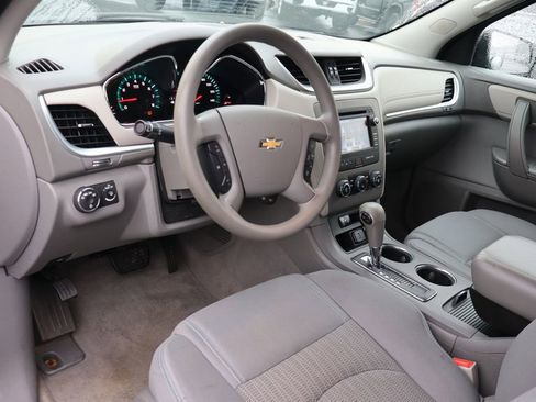 Used 2015 Chevrolet Traverse LS FWD image 5