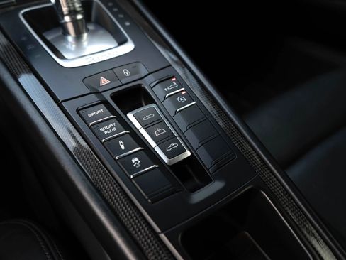 Used 2014 Porsche 911 Turbo image 60