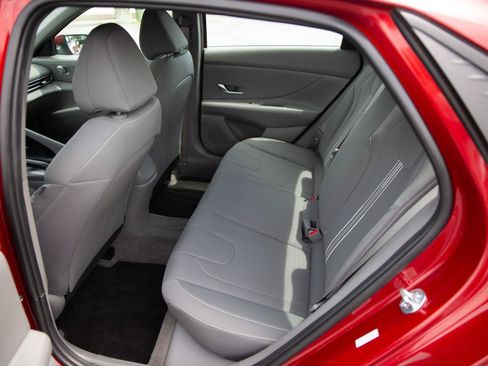 Used 2023 Hyundai Elantra SEL FWD image 22