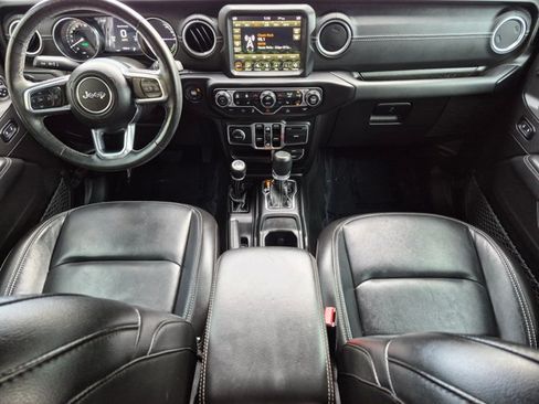 Used 2023 Jeep Wrangler Unlimited Sahara w/ Cold Weather Group AWD/4WD image 17