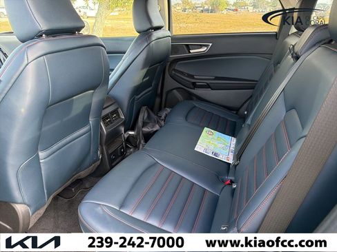 Used 2023 Ford Edge SEL w/ Sport Appearance Package image 5