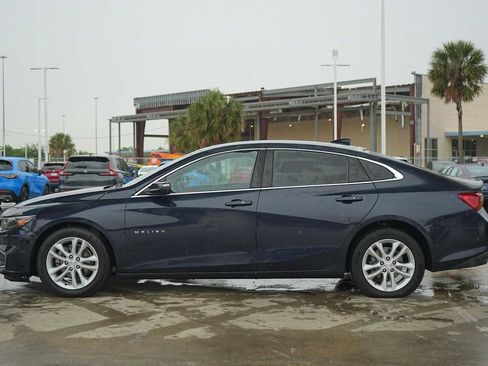 Used 2018 Chevrolet Malibu LT w/ LPO, Convenience Package 2 FWD image 3