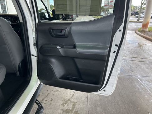 Used 2022 Toyota Tacoma SR5 image 29