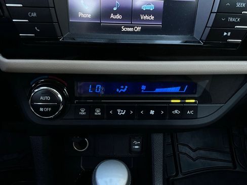 Used 2014 Toyota Corolla LE w/ Body Protection Package image 21