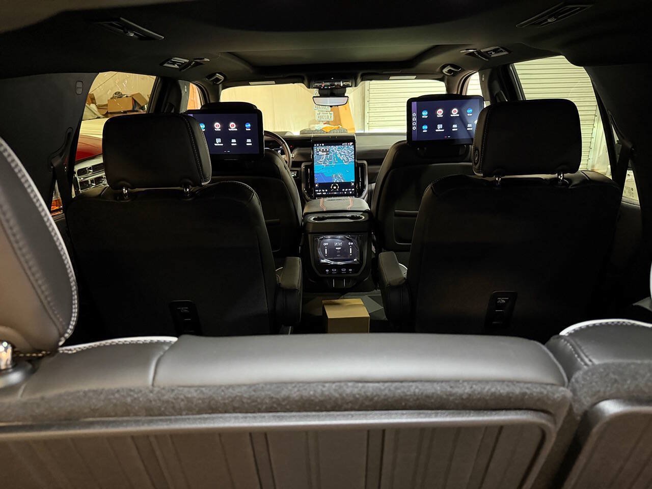 Used 2026 GMC Yukon AT4 Ultimate w/ LPO, Floor Liner Package AWD/4WD image 33