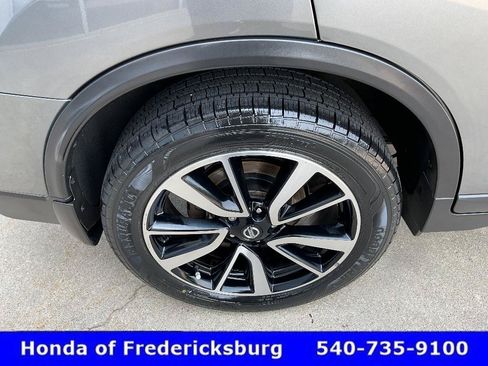 Used 2017 Nissan Rogue SL w/ SL Premium Package AWD/4WD image 12