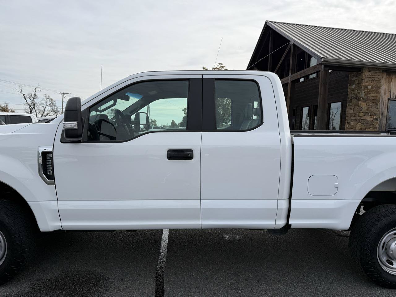Used 2017 Ford F250 XL w/ Power Equipment Group AWD/4WD image 30