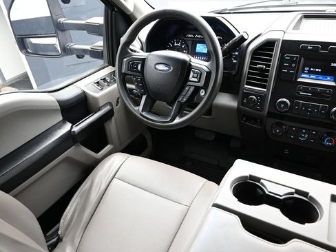 Used 2019 Ford F250 XL w/ Power Equipment Group AWD/4WD image 24