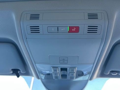 New 2026 Volkswagen Taos SEL image 37