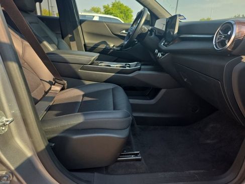Used 2025 Chevrolet Equinox LT w/ Convenience Package II FWD image 22