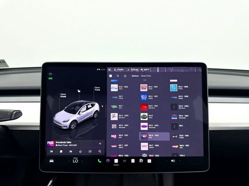 Used 2023 Tesla Model Y Long Range AWD/4WD image 22