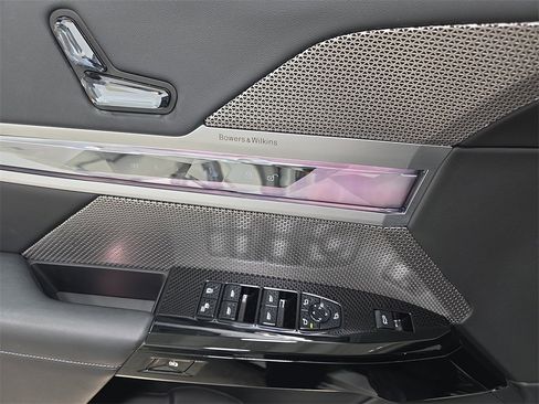 Used 2023 BMW i7 xDrive60 w/ Parking Assistance Package image 28