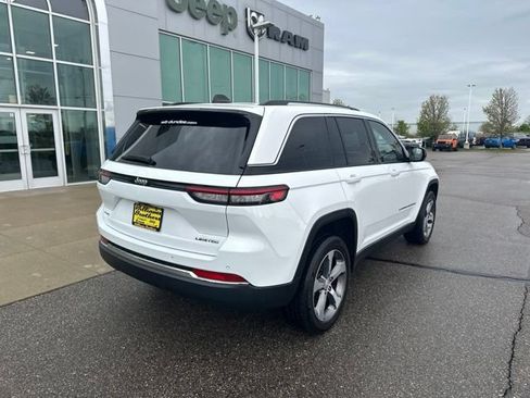 Used 2023 Jeep Grand Cherokee Limited AWD/4WD image 7
