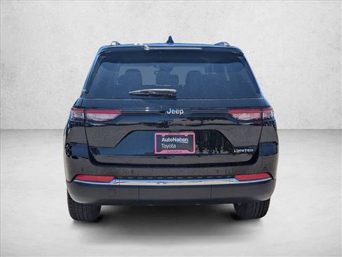Used 2023 Jeep Grand Cherokee Limited RWD image 7