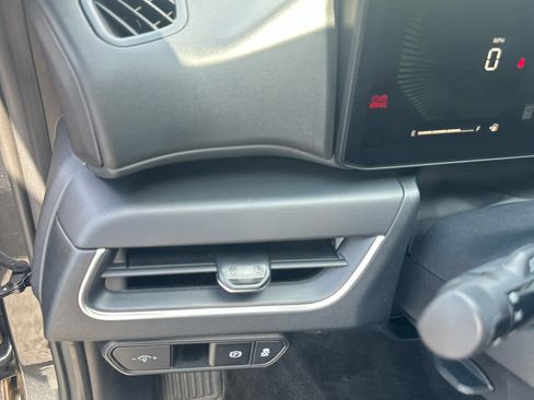 Used 2025 Kia K4 FWD image 13