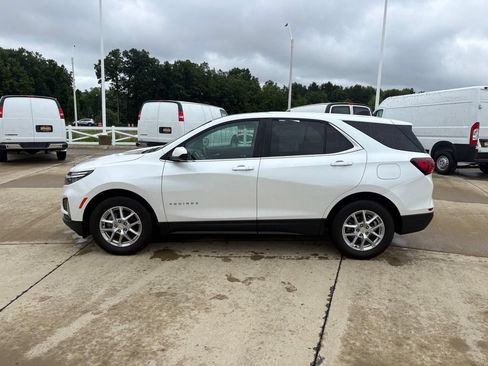 Used 2024 Chevrolet Equinox LT FWD image 3