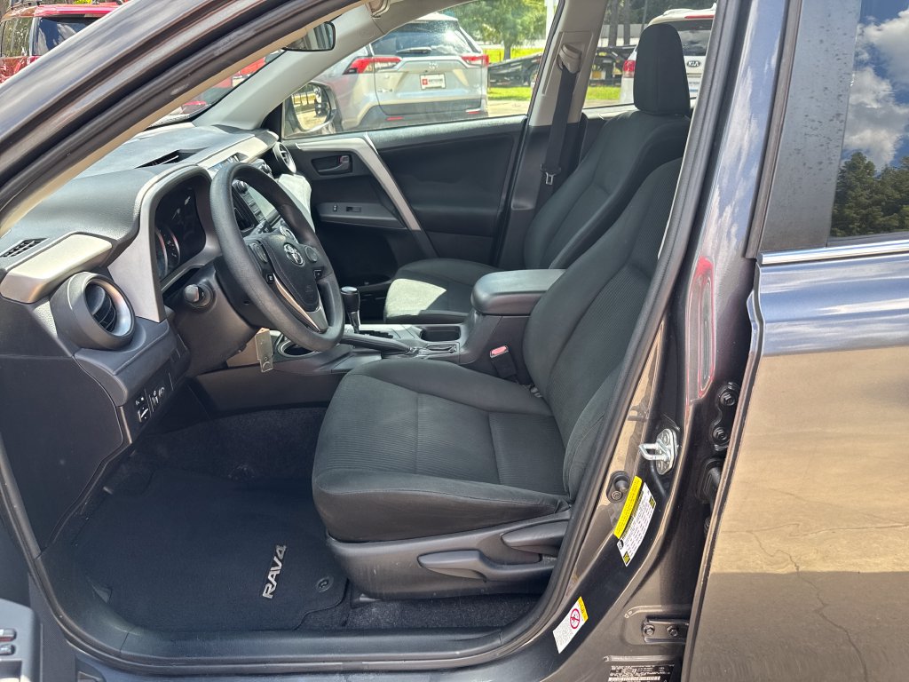 Used 2016 Toyota RAV4 LE FWD image 16