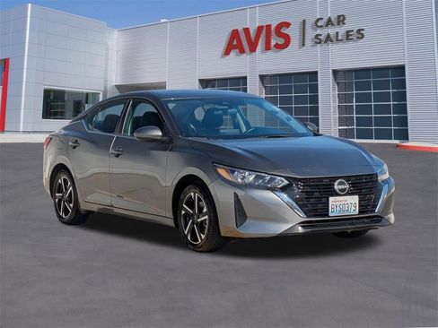 Used 2024 Nissan Sentra SV image 3