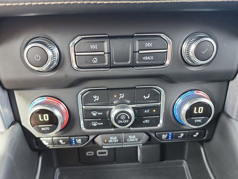 Certified 2024 GMC Yukon XL SLT w/ SLT Premium Package image 20