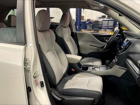 Used 2020 Subaru Forester Premium image 7