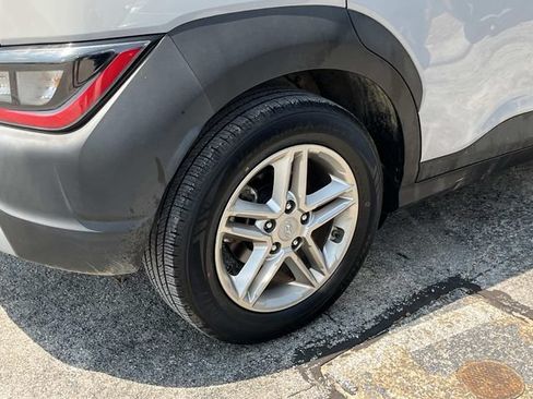 Used 2022 Hyundai Kona SE FWD image 13