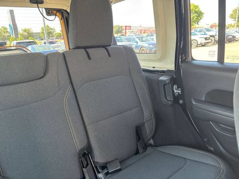 Used 2025 Jeep Wrangler Unlimited Sport AWD/4WD image 35