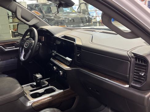Used 2025 GMC Sierra 1500 Elevation w/ Elevation Premium Package image 30