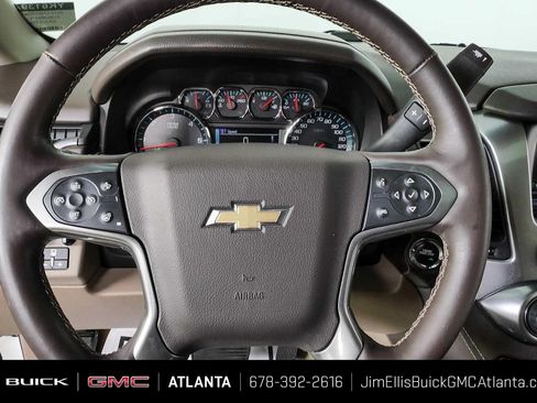 Used 2016 Chevrolet Suburban LT RWD image 9