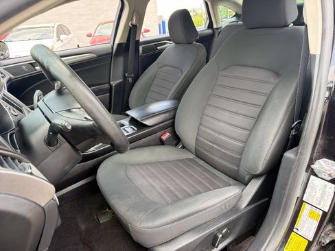 Used 2020 Ford Fusion SE FWD image 19