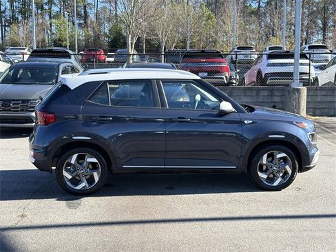 Certified 2025 Hyundai Venue Limited image 8