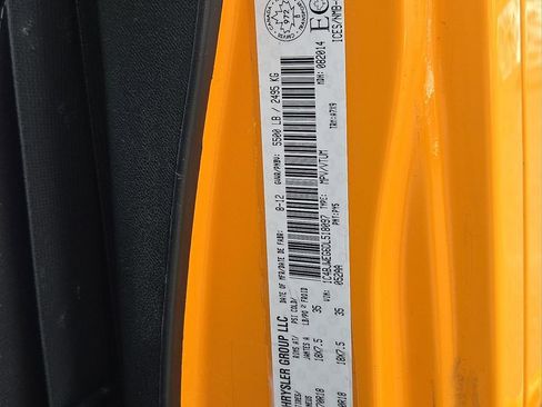 Used 2013 Jeep Wrangler Unlimited Sahara image 27