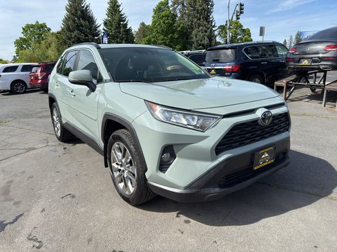 Used 2021 Toyota RAV4 XLE Premium AWD/4WD image 11