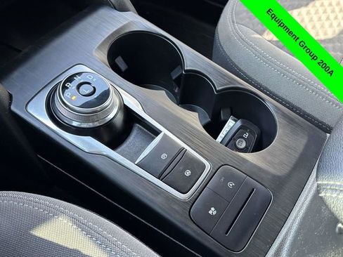 Used 2020 Ford Escape SE image 23