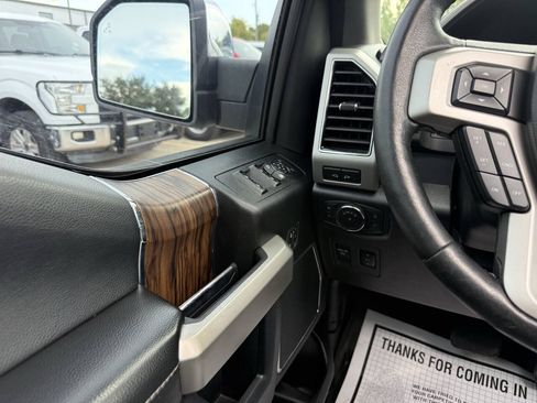 Used 2019 Ford F150 Lariat w/ Equipment Group 502A Luxury AWD/4WD image 30