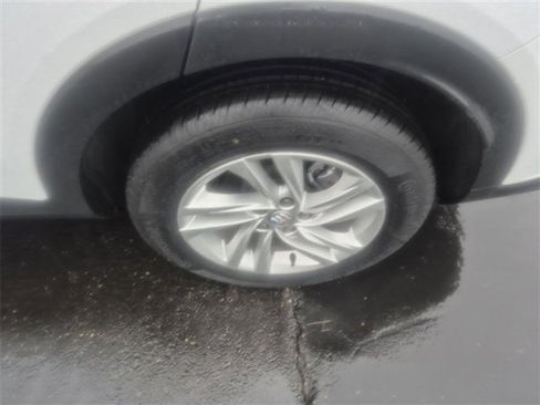 Certified 2024 Buick Envista Preferred w/ Convenience I Package image 30