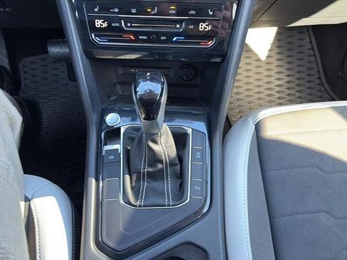 Certified 2025 Volkswagen Taos SE w/ Black Wheel Package image 24