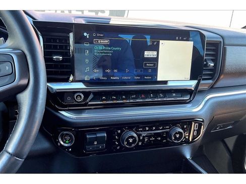 Used 2024 Chevrolet Silverado 1500 High Country w/ Technology Package AWD/4WD image 7