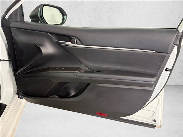 Used 2023 Toyota Camry SE FWD image 14