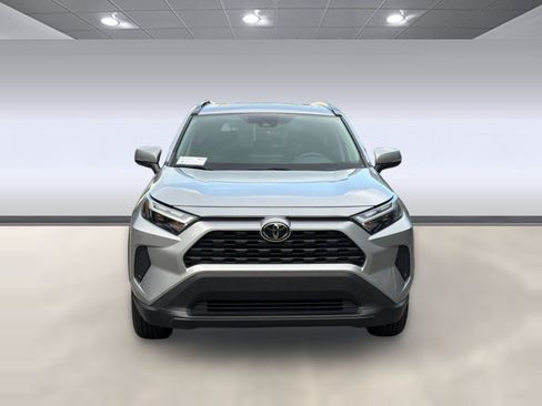 Used 2022 Toyota RAV4 XLE w/ Convenience Package AWD/4WD image 6