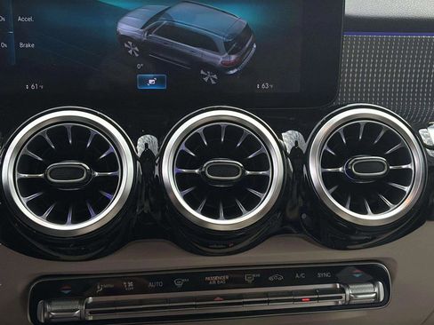 Used 2022 Mercedes-Benz GLB 250 image 24