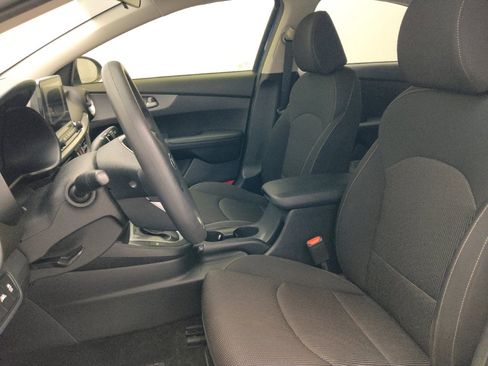 Used 2019 Kia Forte LXS FWD image 17