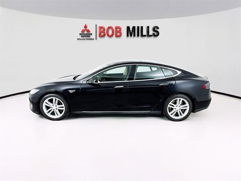 Used 2016 Tesla Model S 70 image 4