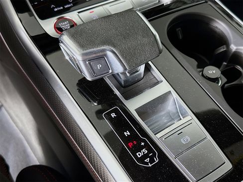 New 2025 Audi RS Q8 performance image 17