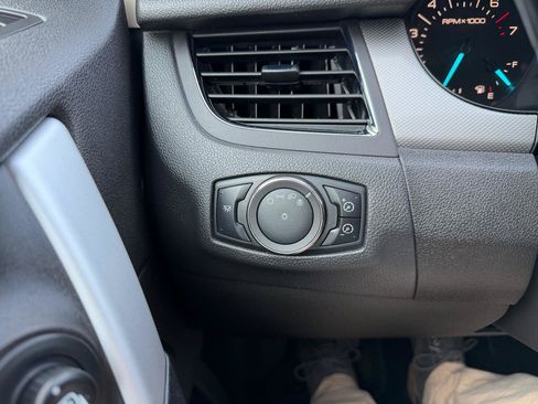 Used 2013 Ford Edge SEL FWD image 29