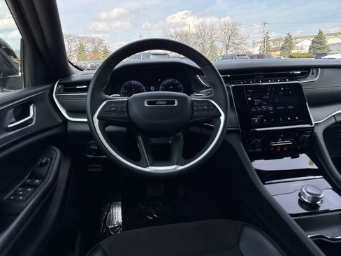 Certified 2023 Jeep Grand Cherokee L Laredo image 16