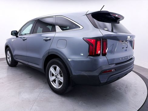 Used 2022 Kia Sorento LX image 12