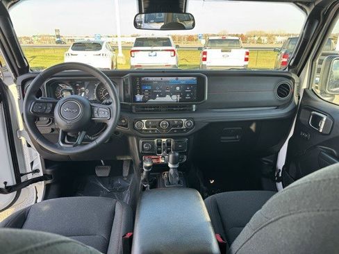 Used 2024 Jeep Wrangler Unlimited Rubicon image 31