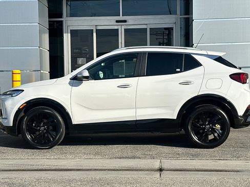 Used 2024 Buick Encore GX Sport Touring image 7