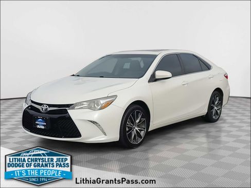 Used 2015 Toyota Camry XSE w/ Moonroof Package image 1